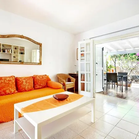 Tropical Bliss Retreat In בית נופש